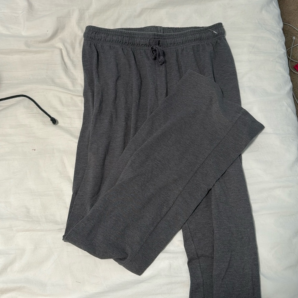 Wide legged sweatpants